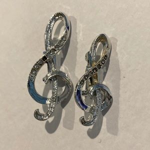 Beautiful music Note pins Brooch Set of 2 silver and crystal